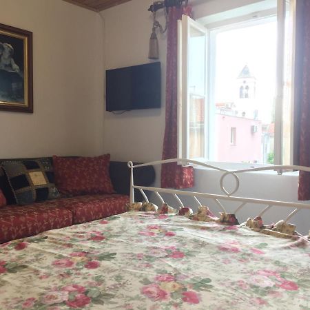 Vintage House For Rent 60M From Sea Apartment Baška Voda Екстериор снимка