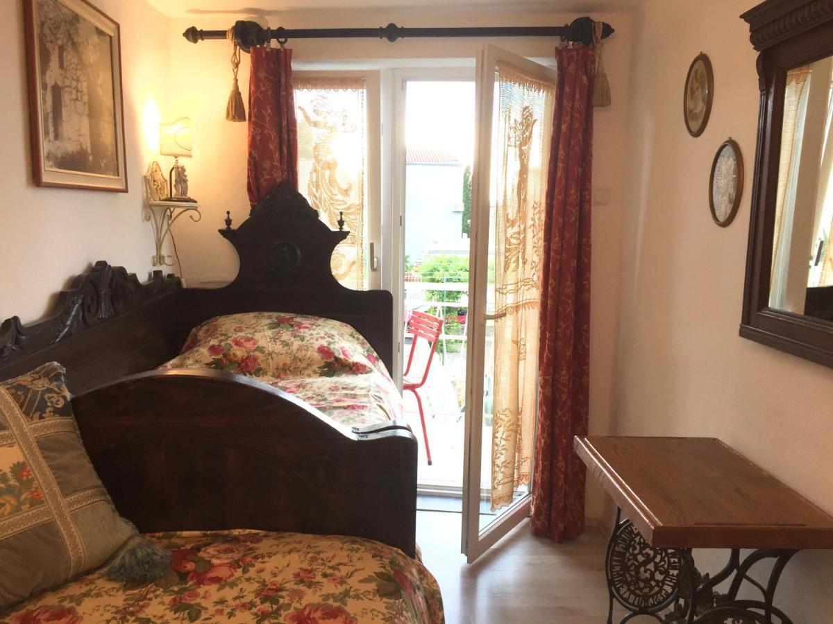 Vintage House For Rent 60M From Sea Apartment Baška Voda Екстериор снимка