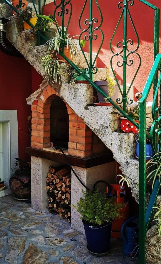 Vintage House For Rent 60M From Sea Apartment Baška Voda Екстериор снимка